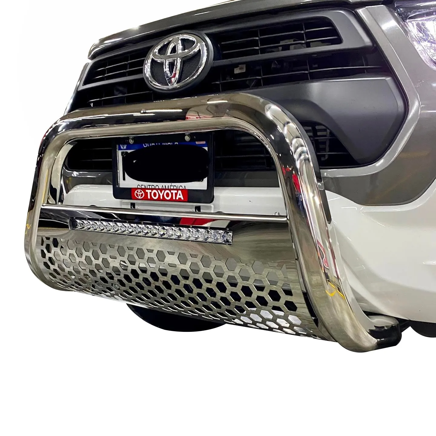 DEFENSA CROMADA CENTRAL TUBO HEXAGONAL CON BARRA LED