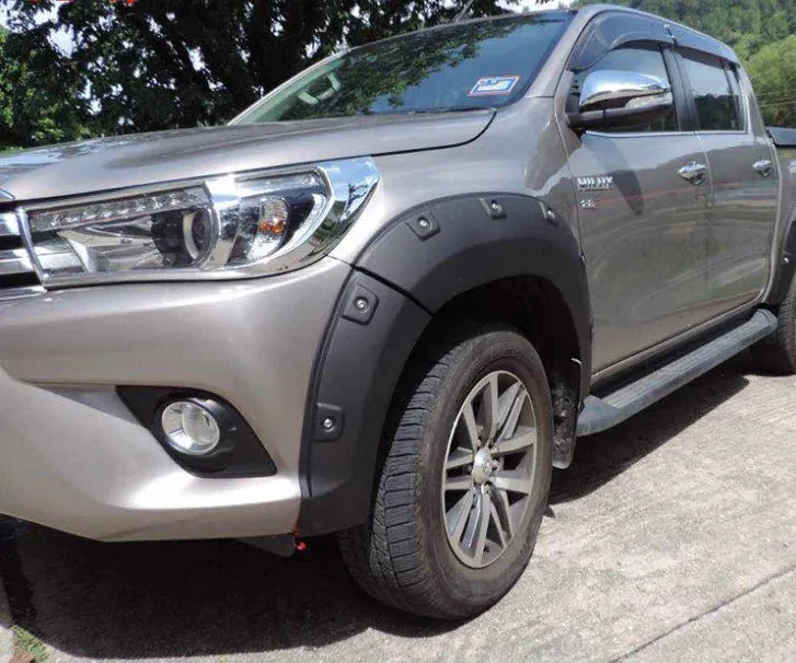 SOBRE LODERAS ROBUSTAS PARA TOYOTA HILUX 2016 - 2023